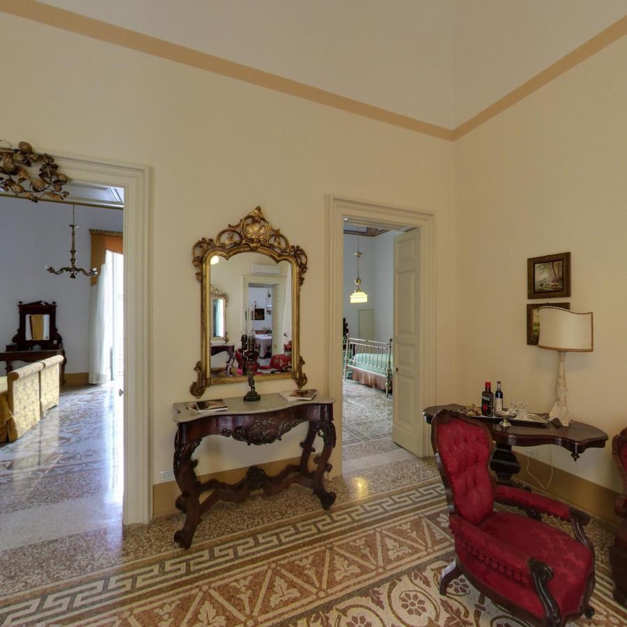 Palazzo Pio Apartment Lecce Luaran gambar